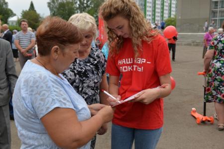 Выборы в Новосибирске. В микрорайоне Чистая Слобода подготовили более 200 вопросов кандидату Анатолию Локтю
