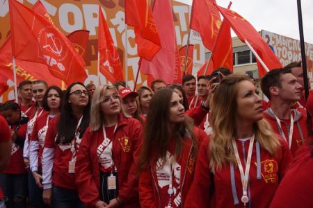 «Обновленный социализм стучится в ваши двери и души»