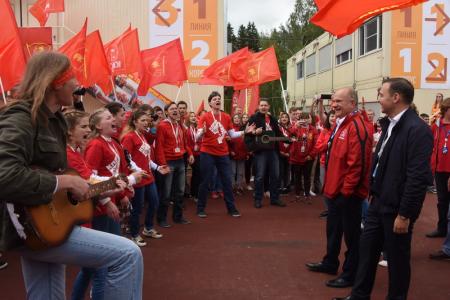 «Обновленный социализм стучится в ваши двери и души»