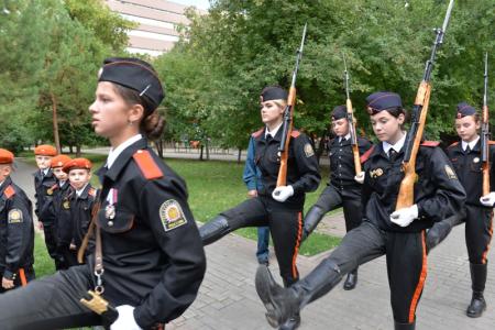 Трехметровую стелу с якорем в память героям-речникам открыли в Новосибирске