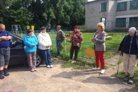 Нина Останина посетила деревню Вороново Новгородской области