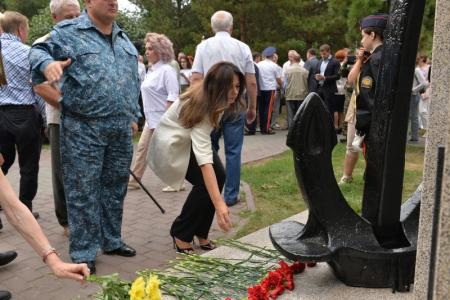 Трехметровую стелу с якорем в память героям-речникам открыли в Новосибирске