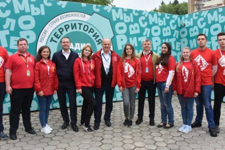 «Обновленный социализм стучится в ваши двери и души»