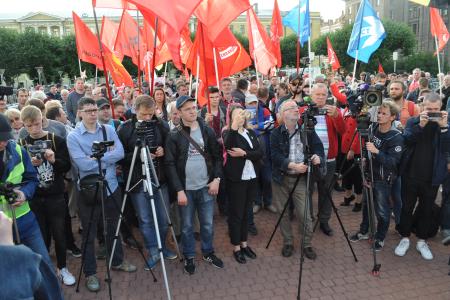 Петербургу нужны честные выборы! В городе Ленина прошел митинг КПРФ