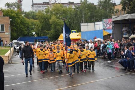 Московская область. Коммунисты приняли участие в праздничных мероприятиях в день города Озеры 