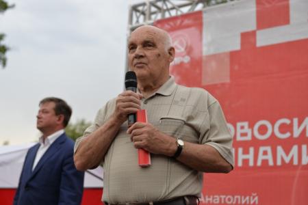 Выборы в Новосибирске. В микрорайоне Чистая Слобода подготовили более 200 вопросов кандидату Анатолию Локтю