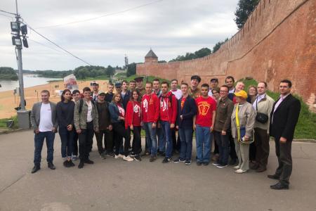 Состоялась рабочая поездка ленинградских коммунистов и комсомольцев в Великий Новгород
