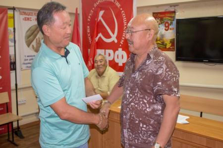 Первый секретарь Калмыцкого рескома КПРФ Николай Нуров напутствовал кандидатов в депутаты Элистинского городского Собрания