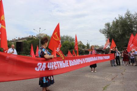 Сталинградские коммунисты потребовали от власть предержащих проведения честных выборов и социальной справедливости