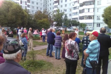 Нина Останина проводит встречи с жителями Великого Новгорода
