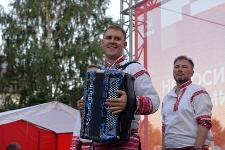 Выборы в Новосибирске. На ОбьГЭСе прошла встреча с кандидатом на пост мэра Анатолием Локтем