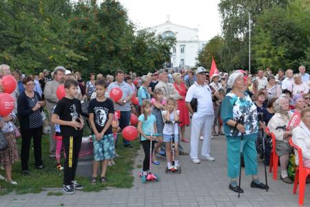 Выборы в Новосибирске. На ОбьГЭСе прошла встреча с кандидатом на пост мэра Анатолием Локтем
