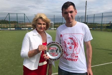 Великий Новгород. Нина Останина открыла футбольный и хоккейный турниры на призы газеты «Новгородская Правда»