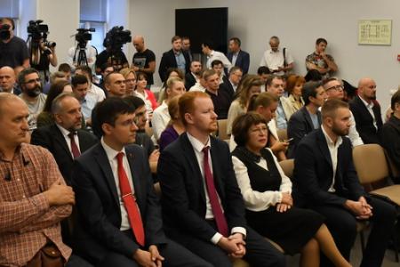 Нам исключительно важно показать пример созидательной работы!