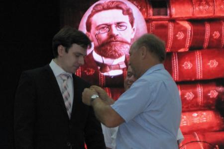 Краснодарский край. Коммунисты-депутаты поздравили краевую библиотеку с юбилеем
