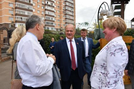 Г.А. Зюганов принял участие в торжественных мероприятиях, посвященных Дню Знаний, в Совхозе имени Ленина