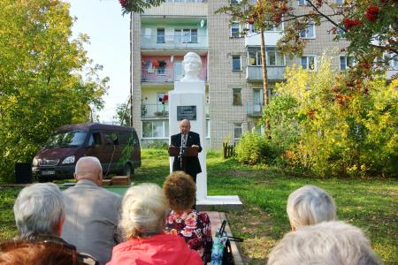 Кировская область. В Орлове состоялась церемония открытия памятника Кирову 