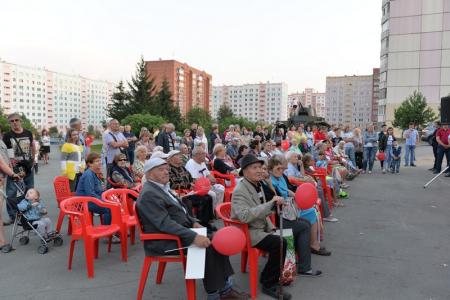Новосибирск. Жители микрорайона «Родники» встретились с Анатолием Локтем