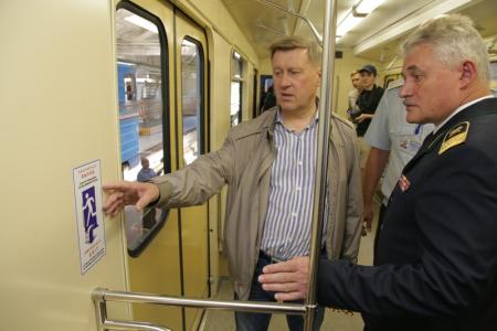 Анатолий Локоть проверил работы по модернизации составов новосибирского метро