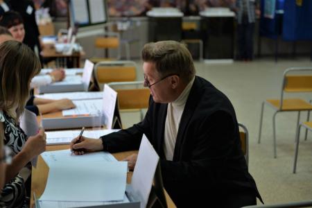 Анатолий Локоть проголосовал на выборах мэра Новосибирска
