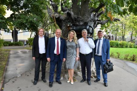 Г.А. Зюганов принял участие в торжественных мероприятиях, посвященных Дню Знаний, в Совхозе имени Ленина