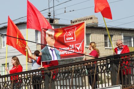 Н.Н. Иванов принял участие в Курске в шествии «Красные в городе»