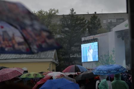 Анатолий Локоть открыл уникальный фонтан в Новосибирске