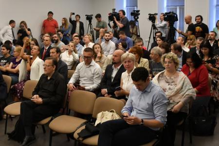 Нам исключительно важно показать пример созидательной работы!