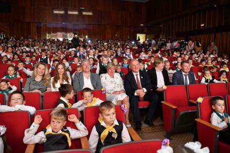 Г.А. Зюганов принял участие в торжественных мероприятиях, посвященных Дню Знаний, в Совхозе имени Ленина