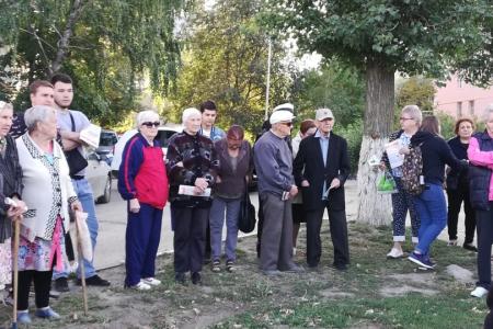 Саратовская область. Ольга Алимова и Виктор Черваков провели встречу с жителями