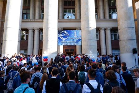 Казбек Тайсаев поздравил с началом учебного года студентов МАДИ