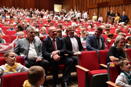 Г.А. Зюганов принял участие в торжественных мероприятиях, посвященных Дню Знаний, в Совхозе имени Ленина