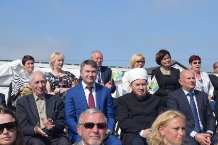 Депутаты фракции КПРФ Мособлдумы Александр Наумов и Дмитрий Кононенко поздравили жителей Дмитрова с 865-летием города