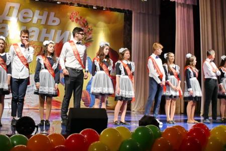 Г.А. Зюганов принял участие в торжественных мероприятиях, посвященных Дню Знаний, в Совхозе имени Ленина