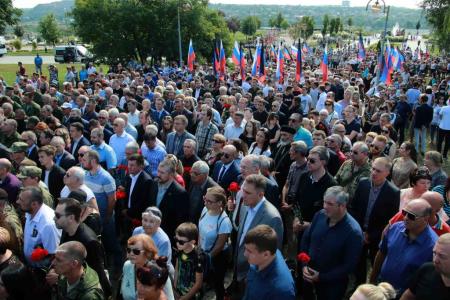 «Родина у нас у всех одна – Россия». Делегация ЦК КПРФ посетила Донецк