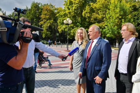 Г.А. Зюганов принял участие в торжественных мероприятиях, посвященных Дню Знаний, в Совхозе имени Ленина