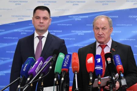 В.Ф. Рашкин и А.В. Корниенко выступили перед журналистами в Государственной Думе