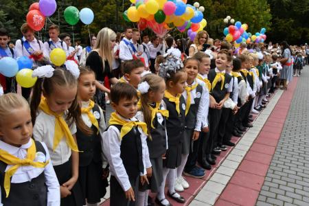 Г.А. Зюганов принял участие в торжественных мероприятиях, посвященных Дню Знаний, в Совхозе имени Ленина