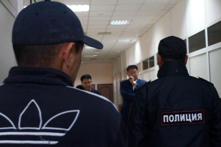 Интервью с депутатом-коммунистом Народного Хурала Республики Бурятия Баиром Цыреновым из коридора суда