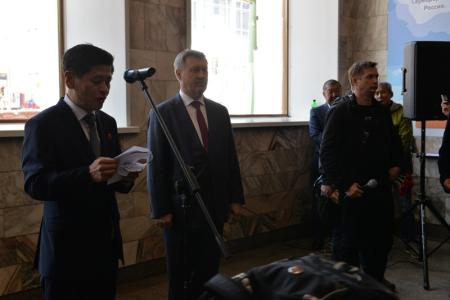 Мэр Новосибирска Анатолий Локоть открыл памятную доску Ким Чен Иру