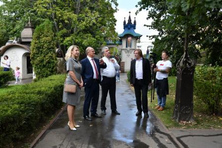 Г.А. Зюганов принял участие в торжественных мероприятиях, посвященных Дню Знаний, в Совхозе имени Ленина