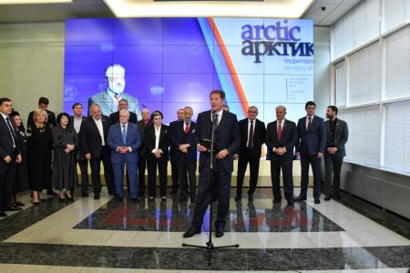 Г.А. Зюганов принял участие в открытие выставки, посвященной юбилею А.Н. Чилингарова