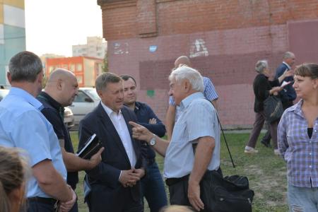 Новосибирск. Жители микрорайона «Родники» встретились с Анатолием Локтем