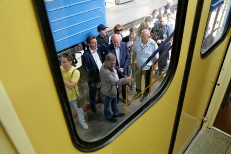 Анатолий Локоть проверил работы по модернизации составов новосибирского метро