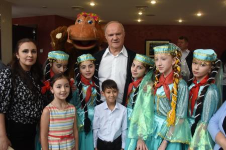 «Вы все здесь победители!» Г.А. Зюганов поздравил участников Всероссийского конкурса детского и юношеского творчества «Земля талантов»