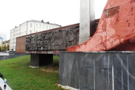 Н.Н. Иванов провел в Курске пикет в память о защитниках Белого дома 