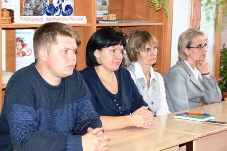 Саратовская область. О.Н. Алимова встретилась с учителями Новобурасской школы
