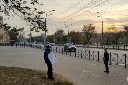 Астраханская область. Коммунисты и комсомольцы в День Комсомола провели пикеты и торжественное собрание