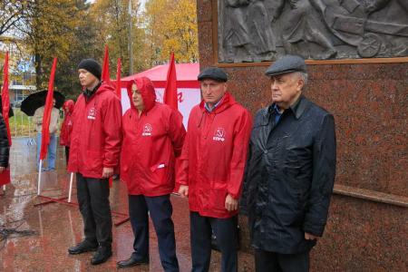 В Чувашии прошли акции в память о защитниках Советской власти «Не забудем, не простим!»