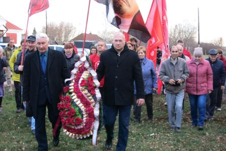 Тамбовские коммунисты провели автопробег к 101-й годовщине ВЛКСМ